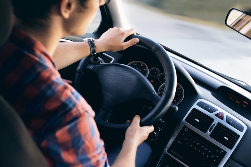 Devenir moniteur d’auto-école : le guide complet