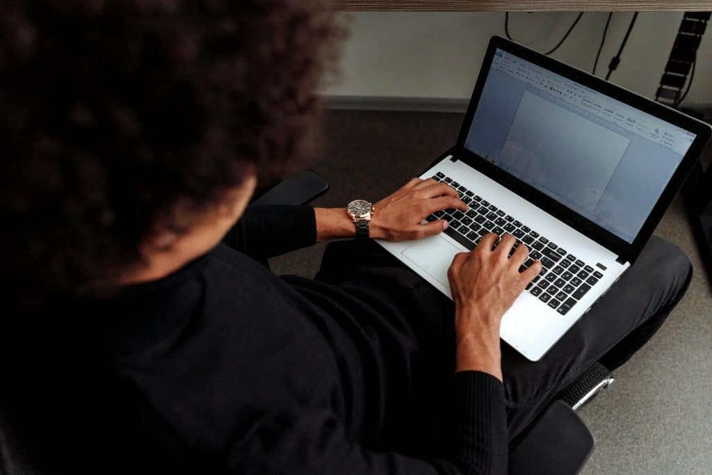 Devenir rédacteur web en freelance en 6 étapes clés