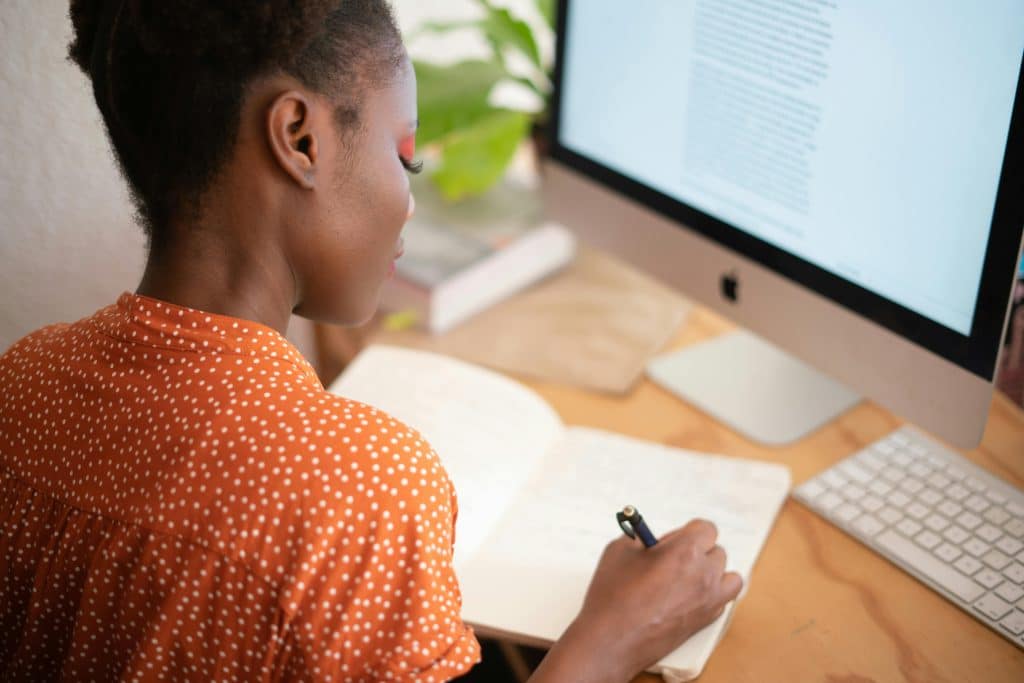 Portage salarial ou freelance : quel statut choisir en 2026 ?