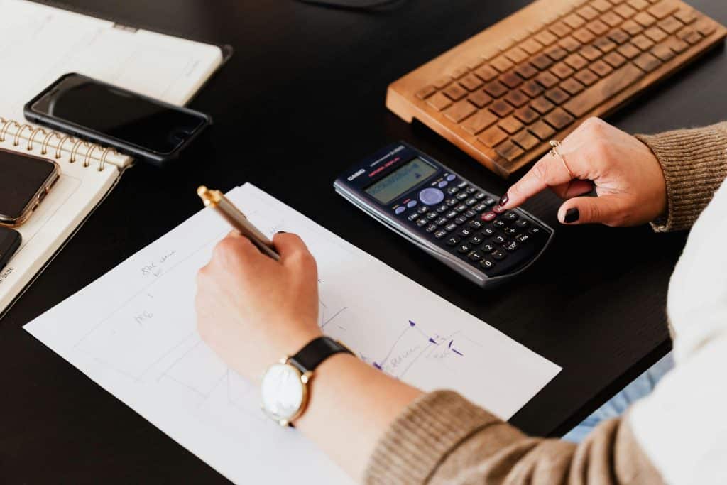 Service à la personne : comment bien gérer la comptabilité de votre activité ?